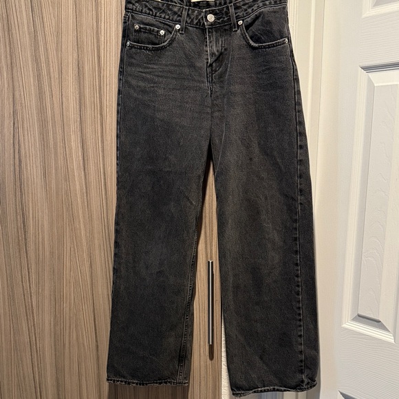 Classic Black Levis Jeans - Picture 1 of 9